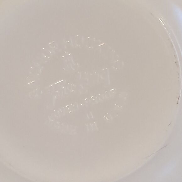 Anchor Hocking Suburbia Milk Glass Teacup And Saucer Gold Rim Vintage Set 2 - Picture 5 of 7